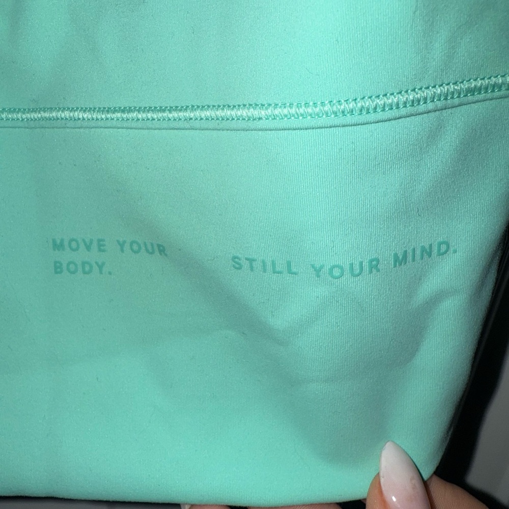 Lululemon top - Picture 4 of 4